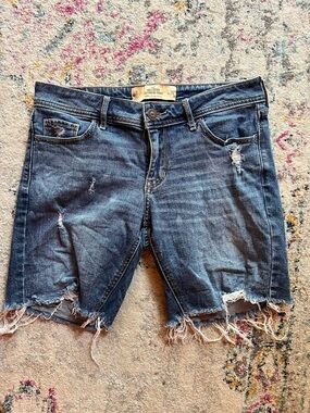 🦋☀️Hollister Boyfriend Jean Short☀️🦋